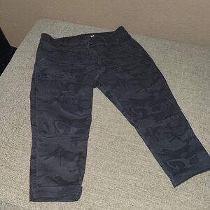 SUPPLIES SZ 12 BLACK ANS GRAY CAMO WORN ONCE LIKE NEW CONDITION